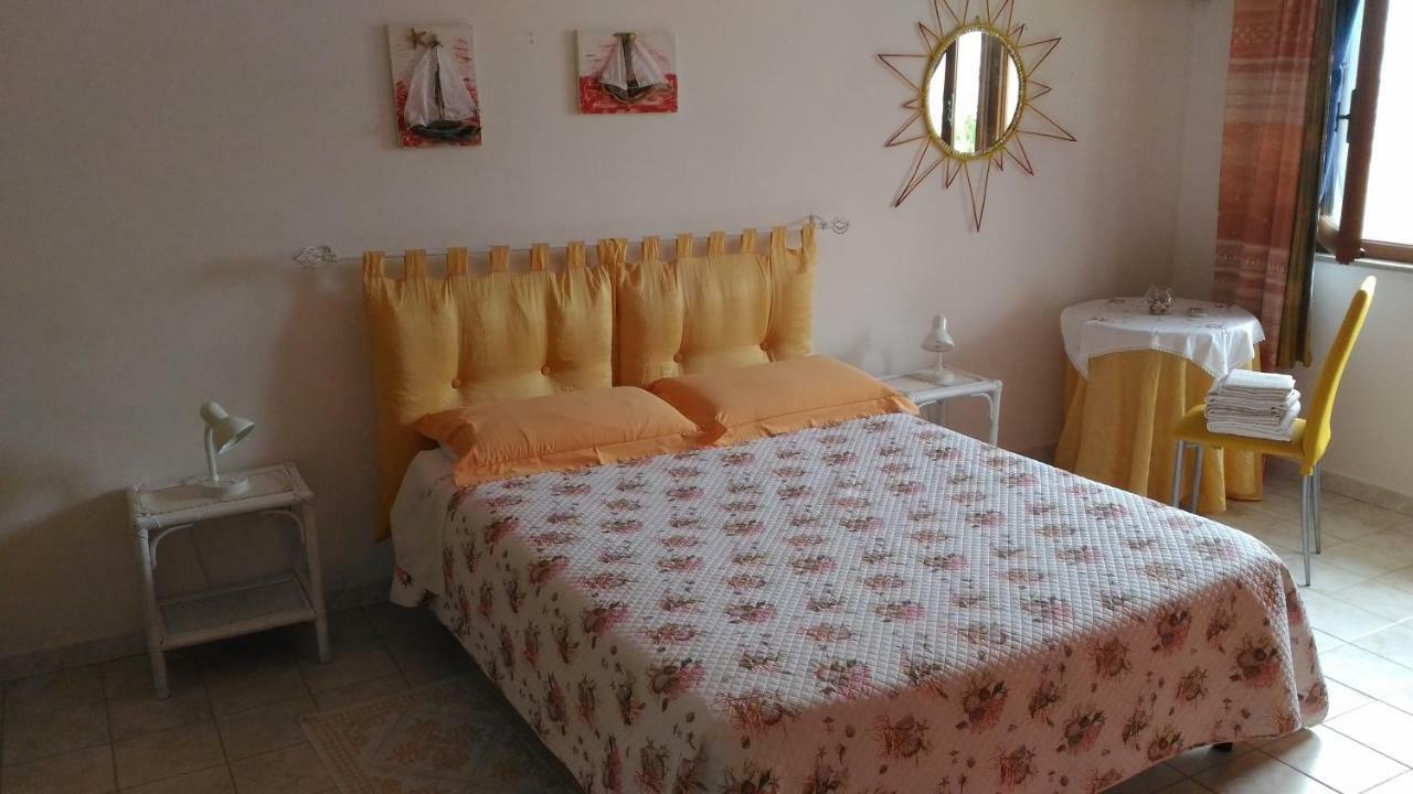 B&B Margherita กาลาเซตตา ภายนอก รูปภาพ